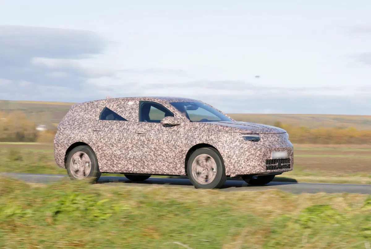 Opel Grandland, ecco il prototipo della nuova generazione [Foto Spia] (9)