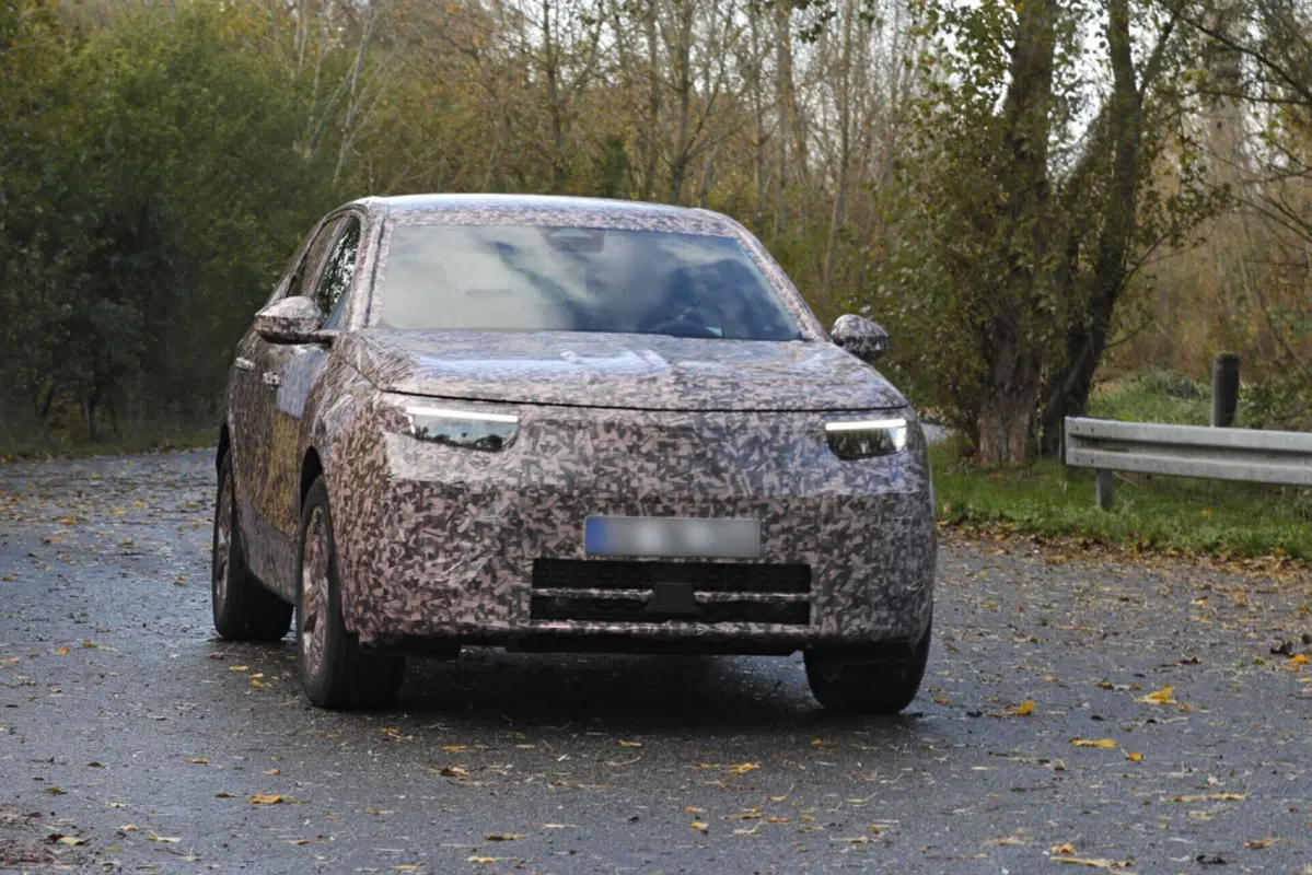 Opel Grandland, ecco il prototipo della nuova generazione [Foto Spia] (19)