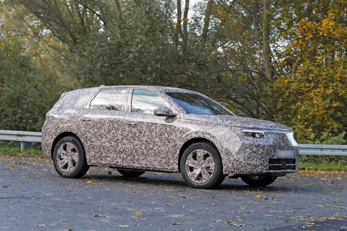 Opel Grandland, ecco il prototipo della nuova generazione [Foto Spia] (20)