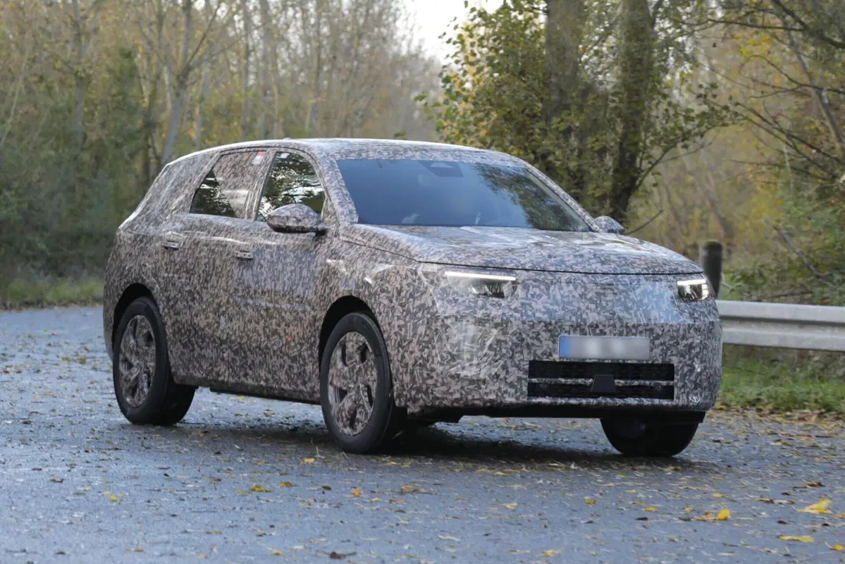 Opel Grandland, ecco il prototipo della nuova generazione [Foto Spia] (22)
