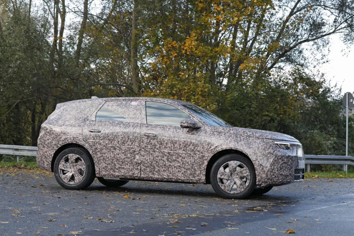 Opel Grandland, ecco il prototipo della nuova generazione [Foto Spia] (25)