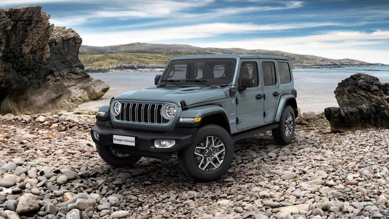 Jeep Wrangler 4xe, la plug in "selvaggia" &egrave; gi&agrave; in vendita