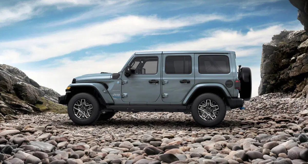 Jeep Wrangler 4xe, la plug in 'selvaggia' è già in vendita (4)