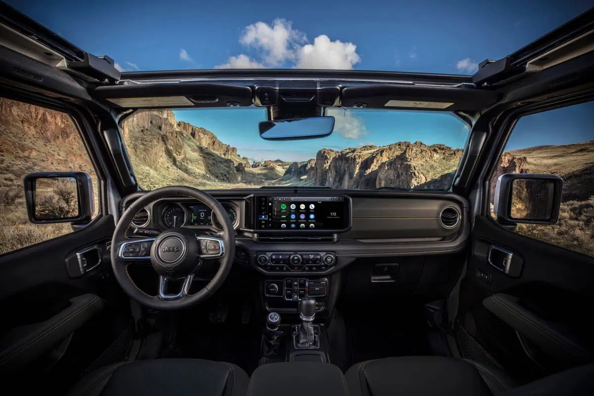 Jeep Wrangler 4xe, la plug in 'selvaggia' è già in vendita (5)