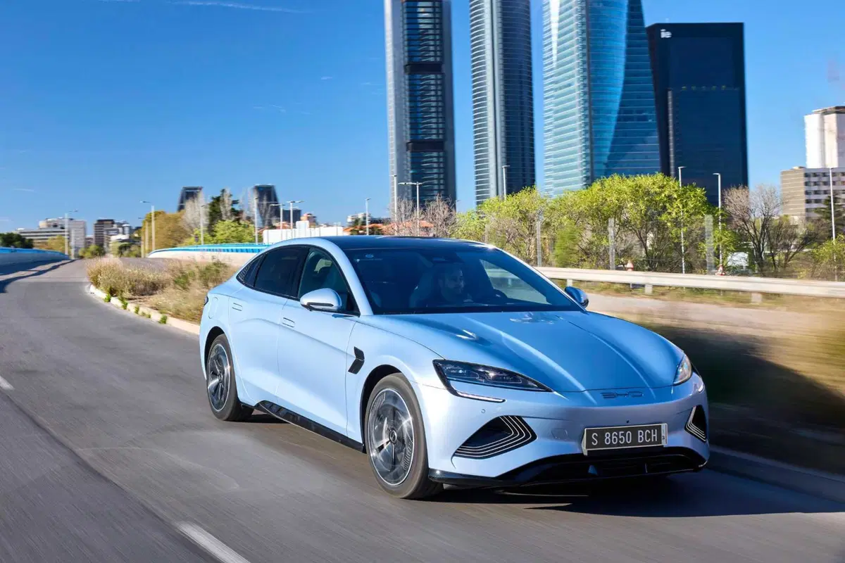 BYD Seal: al volante della top elettrica made in Cina. Batte la Tesla Model 3? (2)
