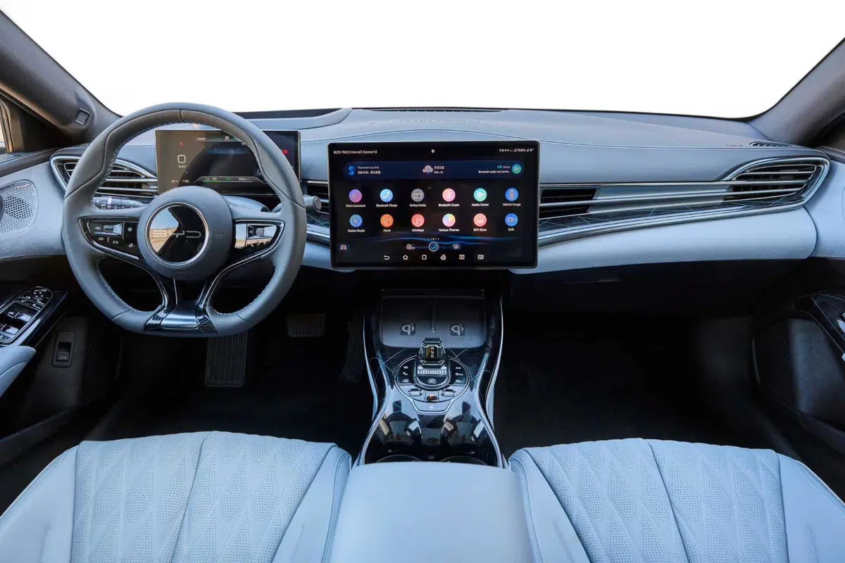 BYD Seal: al volante della top elettrica made in Cina. Batte la Tesla Model 3? (15)