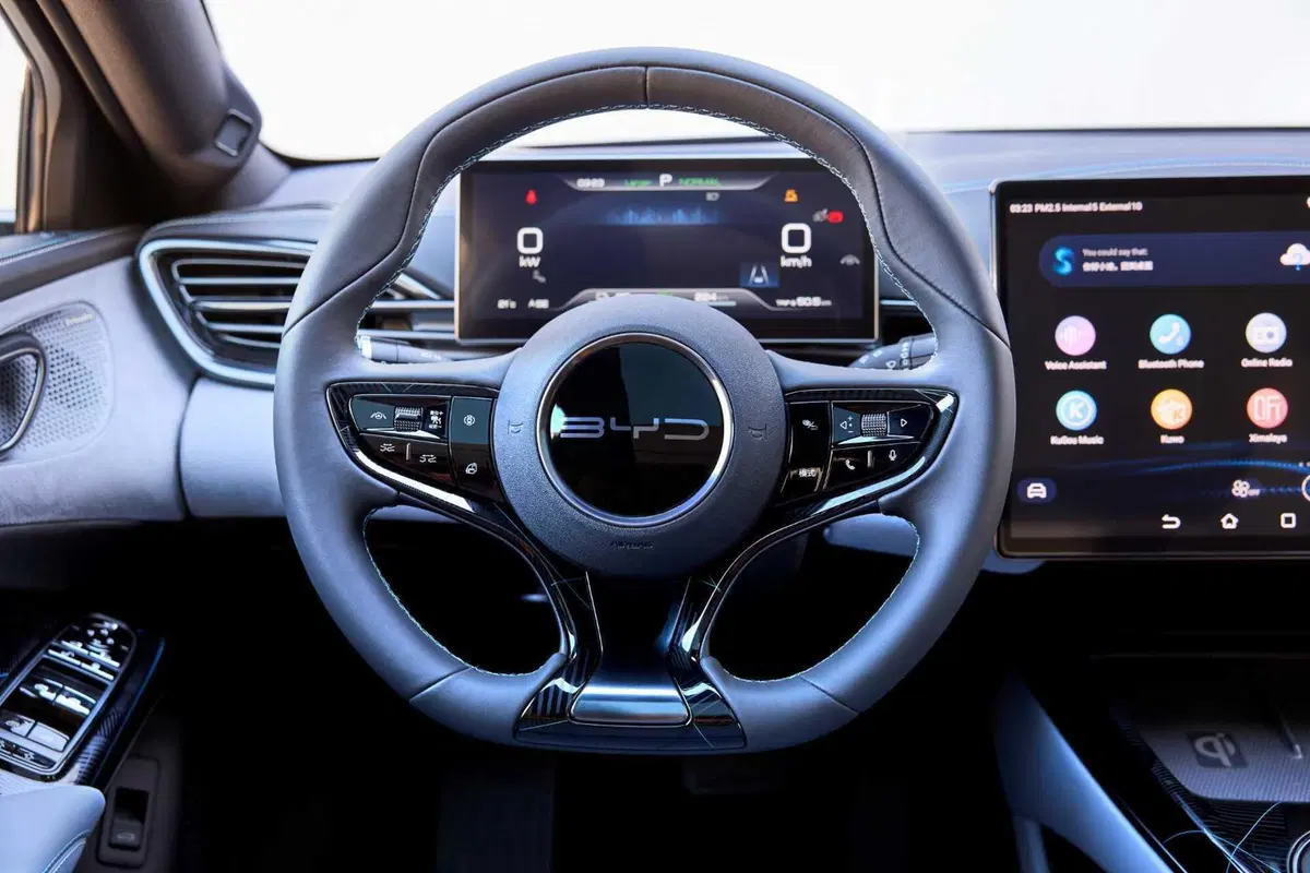 BYD Seal: al volante della top elettrica made in Cina. Batte la Tesla Model 3? (16)