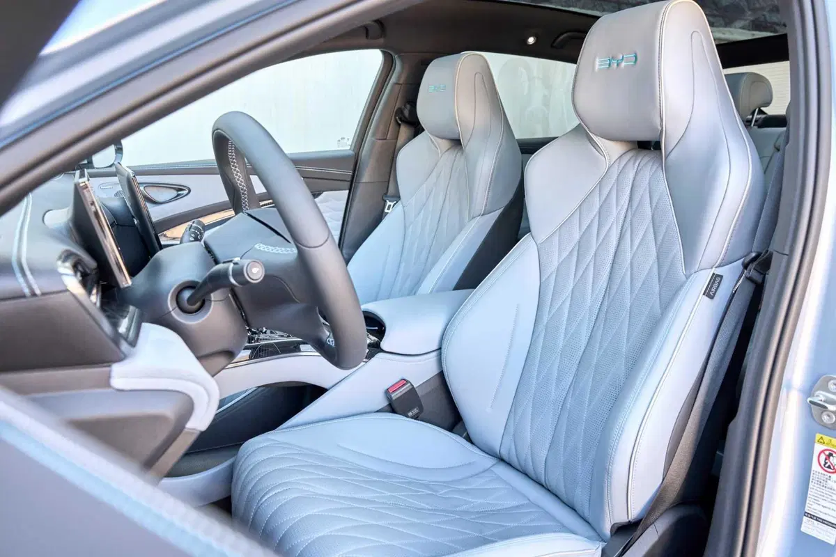 BYD Seal: al volante della top elettrica made in Cina. Batte la Tesla Model 3? (25)