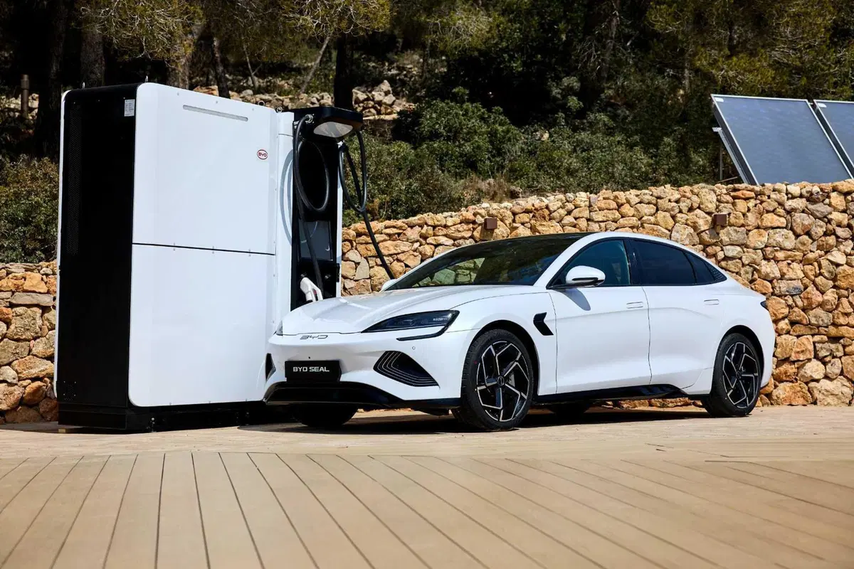 BYD Seal: al volante della top elettrica made in Cina. Batte la Tesla Model 3? (34)