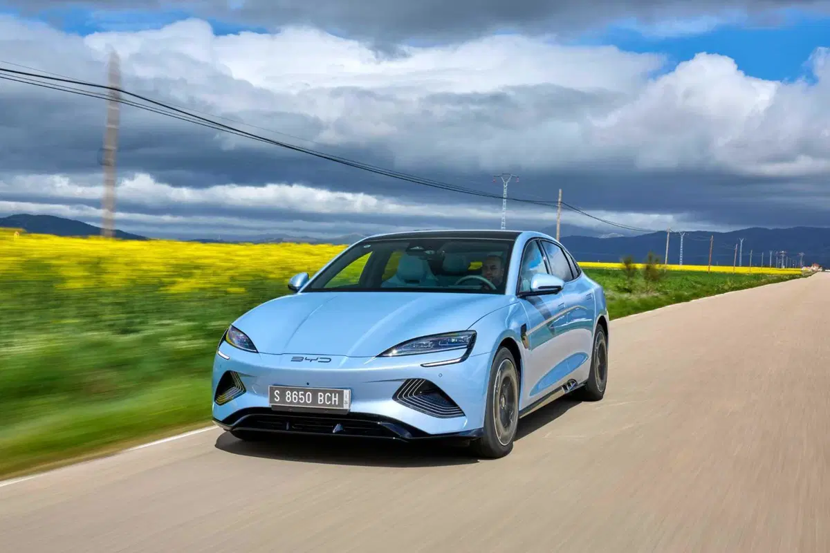BYD Seal: al volante della top elettrica made in Cina. Batte la Tesla Model 3? (63)