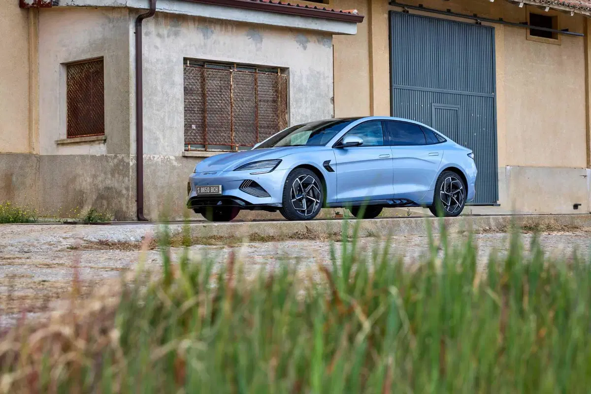 BYD Seal: al volante della top elettrica made in Cina. Batte la Tesla Model 3? (65)