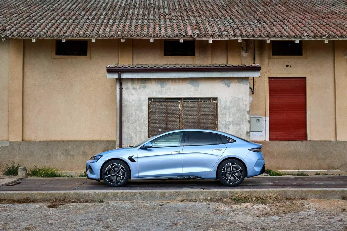 BYD Seal: al volante della top elettrica made in Cina. Batte la Tesla Model 3? (66)