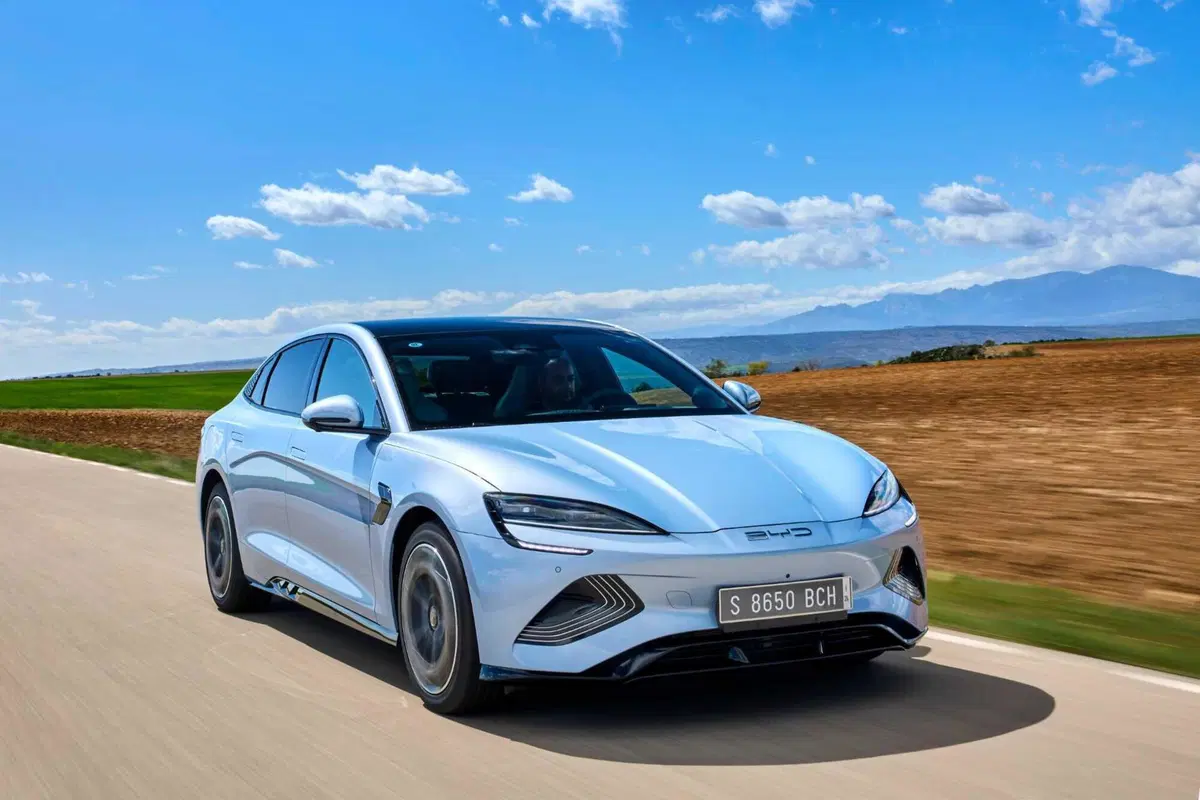 BYD Seal: al volante della top elettrica made in Cina. Batte la Tesla Model 3? (69)