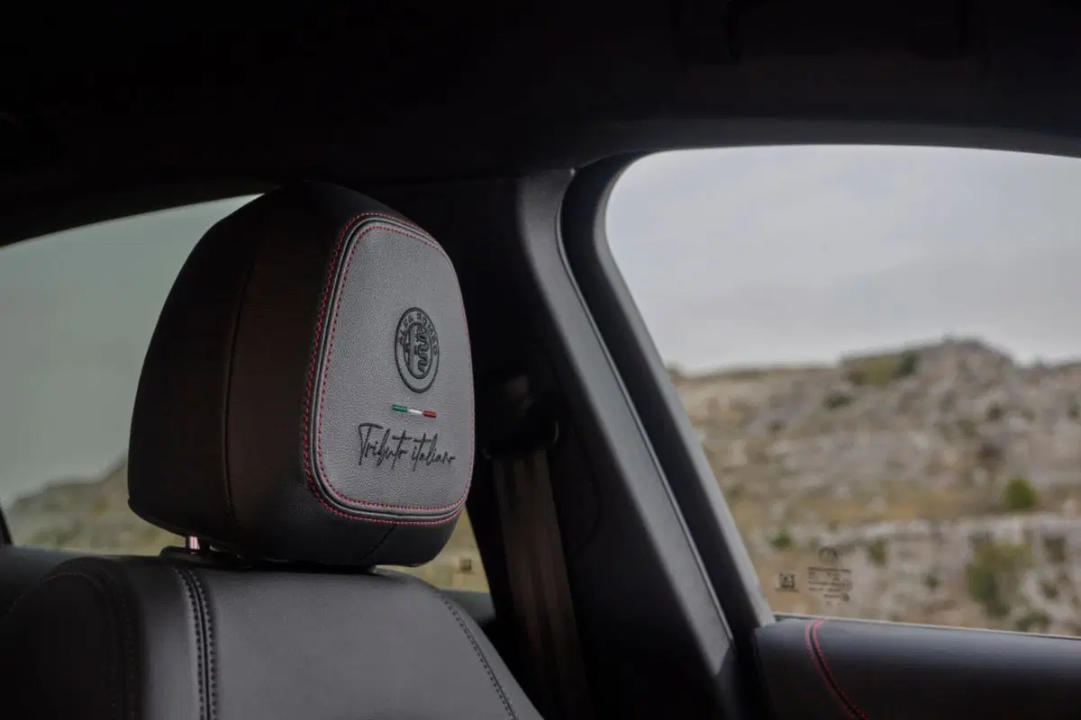 Alfa Romeo Tonale, Giulia e Stelvio Tributo Italiano col tricolore (6)