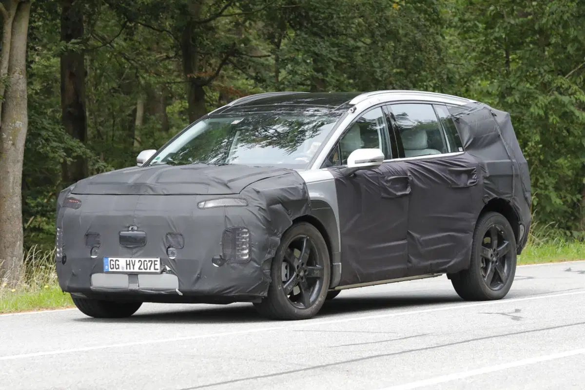 Hyundai Ioniq 7, il Suv elettrico è in fase di test [Foto Spia] (5)