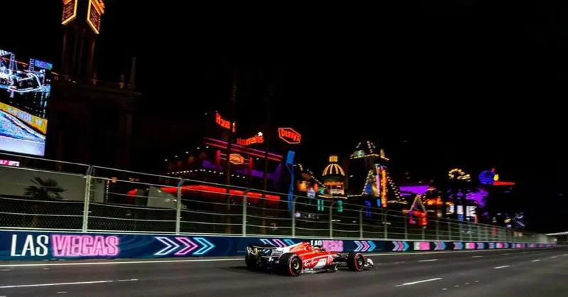 F1. Peggio di cos&igrave; non poteva andare a Las Vegas, Vasseur: "Quanto accaduto a Sainz &egrave; inaccettabile"