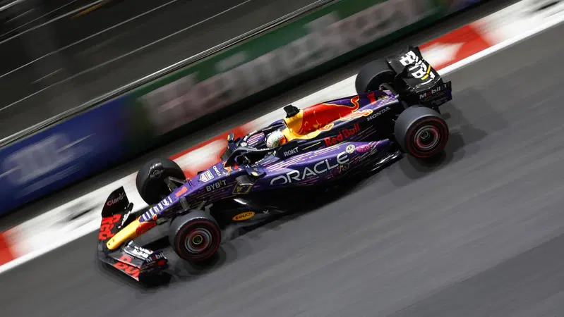 Formula 1. GP Las Vegas 2023, Max Verstappen: "In partenza ho frenato tardi ed ho avuto penalit&agrave;"