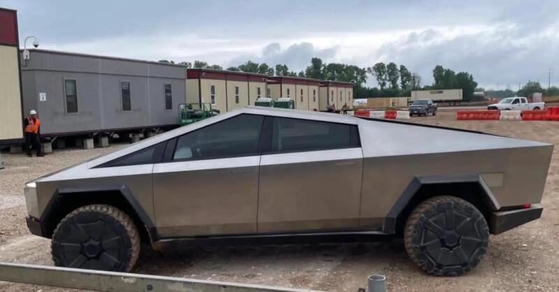 Tesla Cybertruck, Giorgetto Giugiaro lo ha detto chiaramente: vender&agrave; 