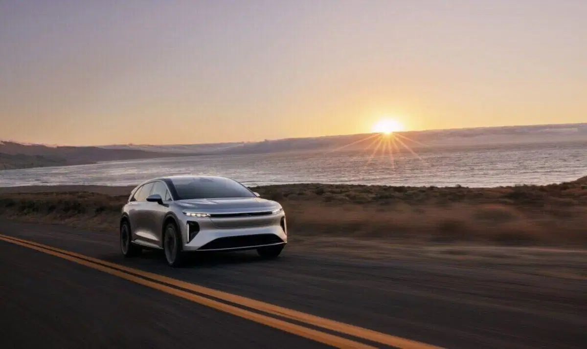 Lucid Gravity, suv elettrica da 80.000 euro e schermo da 34 pollici