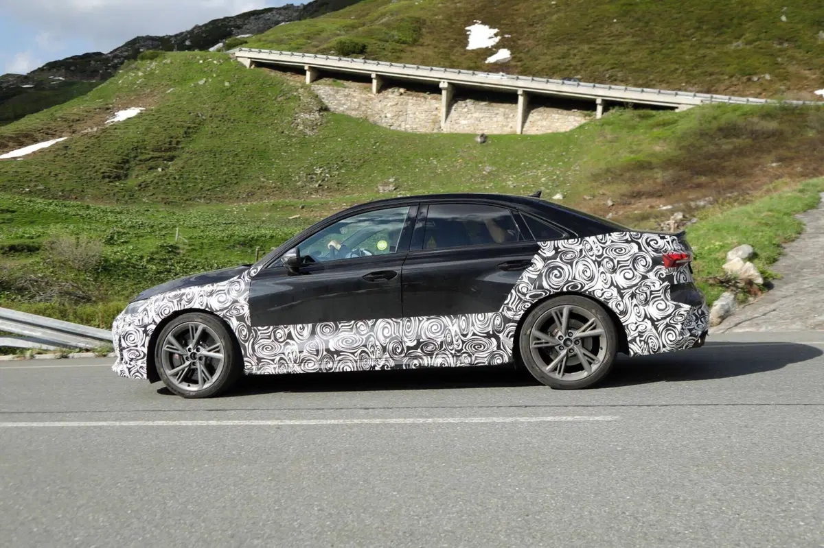 Audi S3 e RS3, arrivano i nuovi facelift [Foto Spia] (3)