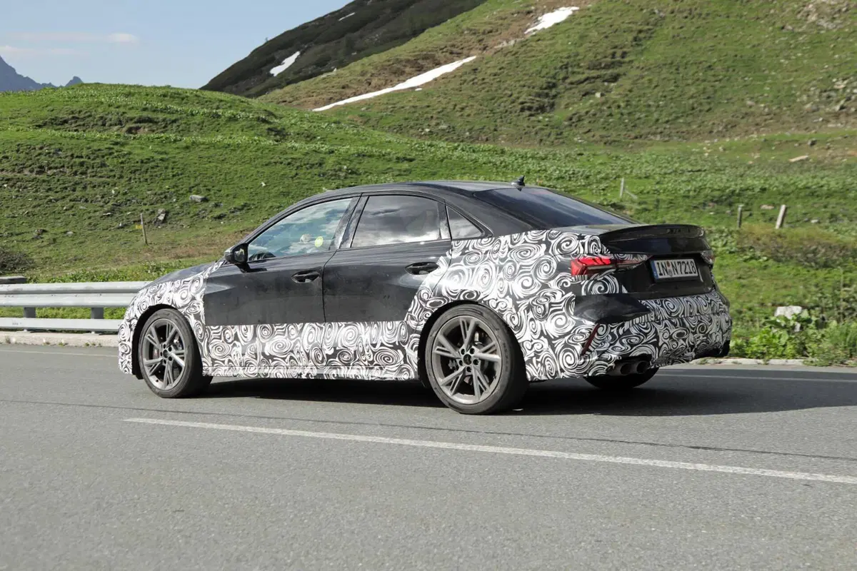 Audi S3 e RS3, arrivano i nuovi facelift [Foto Spia] (8)