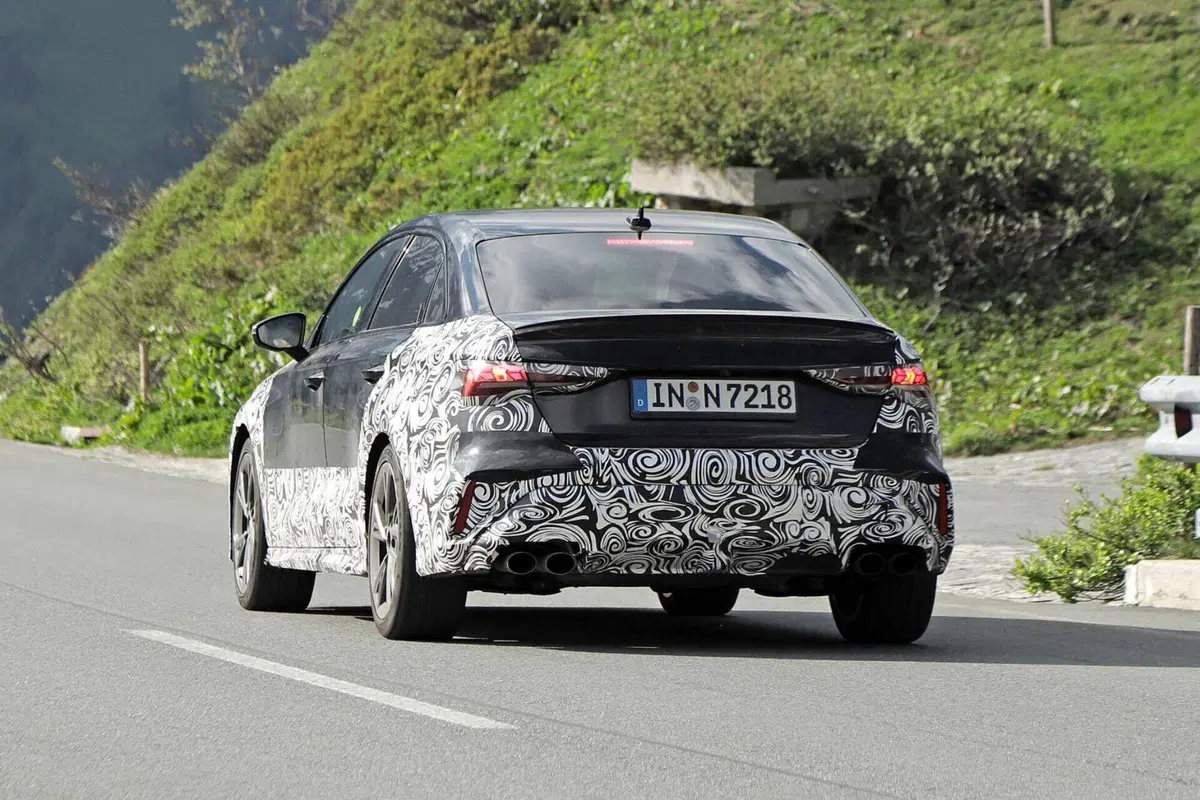 Audi S3 e RS3, arrivano i nuovi facelift [Foto Spia] (9)