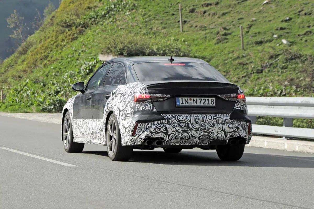 Audi S3 e RS3, arrivano i nuovi facelift [Foto Spia] (10)