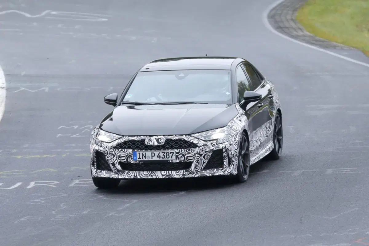 Audi S3 e RS3, arrivano i nuovi facelift [Foto Spia] (14)