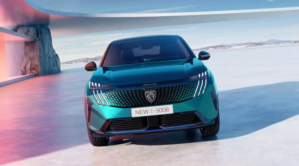 Nuova Peugeot e-3008: prezzi e allestimenti, si parte da 48.280 euro (6)
