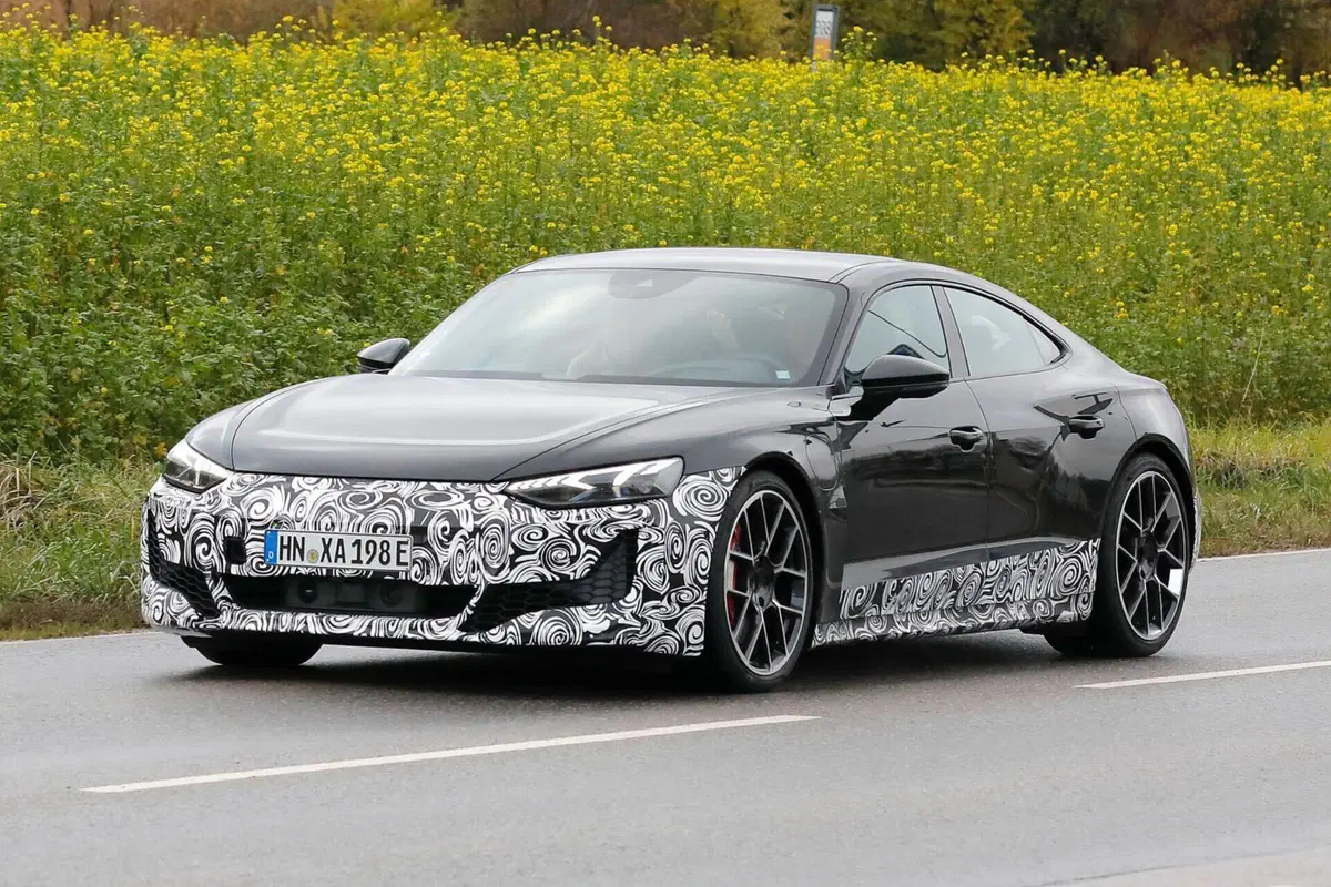 Audi e-Tron GT, nel 2024 arriva il nuovo facelift [Foto Spia] (6)