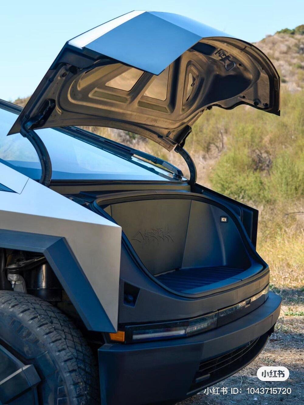 Il bagagliaio anteriore del Tesla Cybertruck