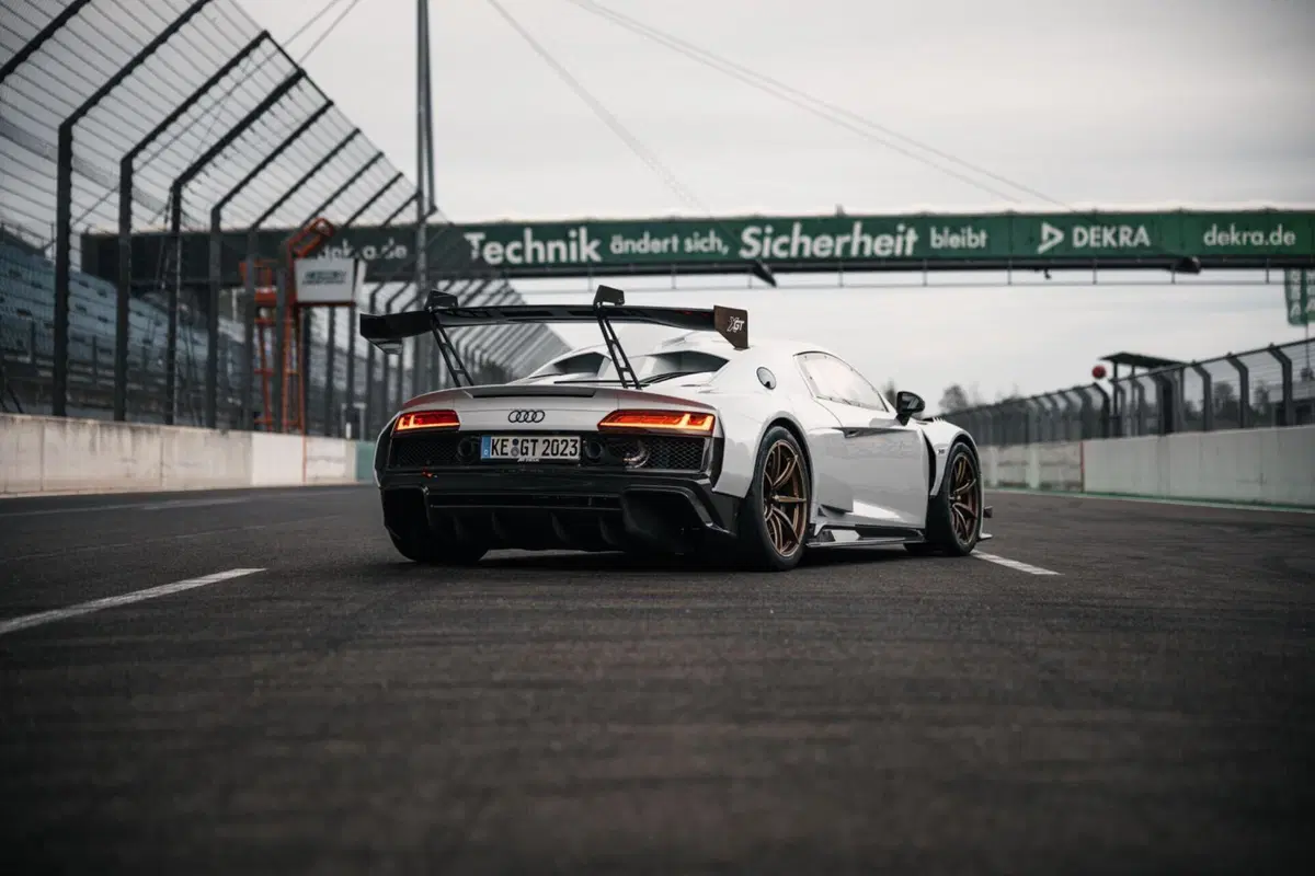 ABT XGT: la supercar stradale da 640 CV e 1.400 kg  (2)