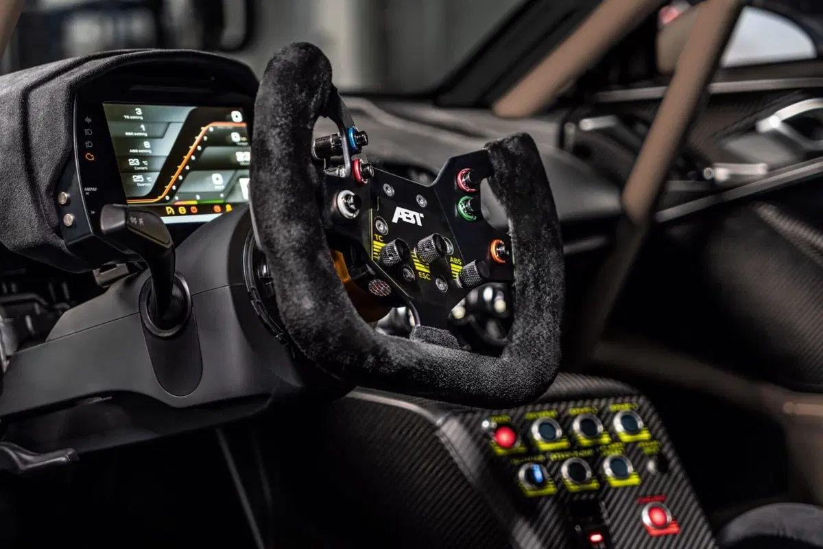 ABT XGT: la supercar stradale da 640 CV e 1.400 kg  (3)