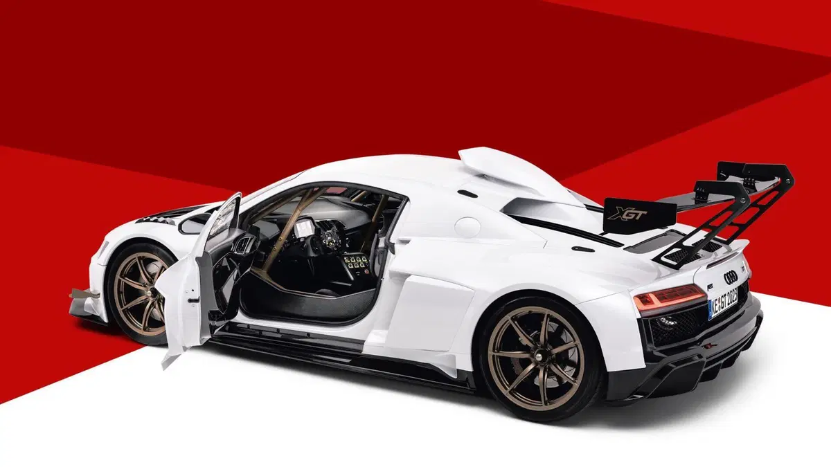 ABT XGT: la supercar stradale da 640 CV e 1.400 kg  (4)
