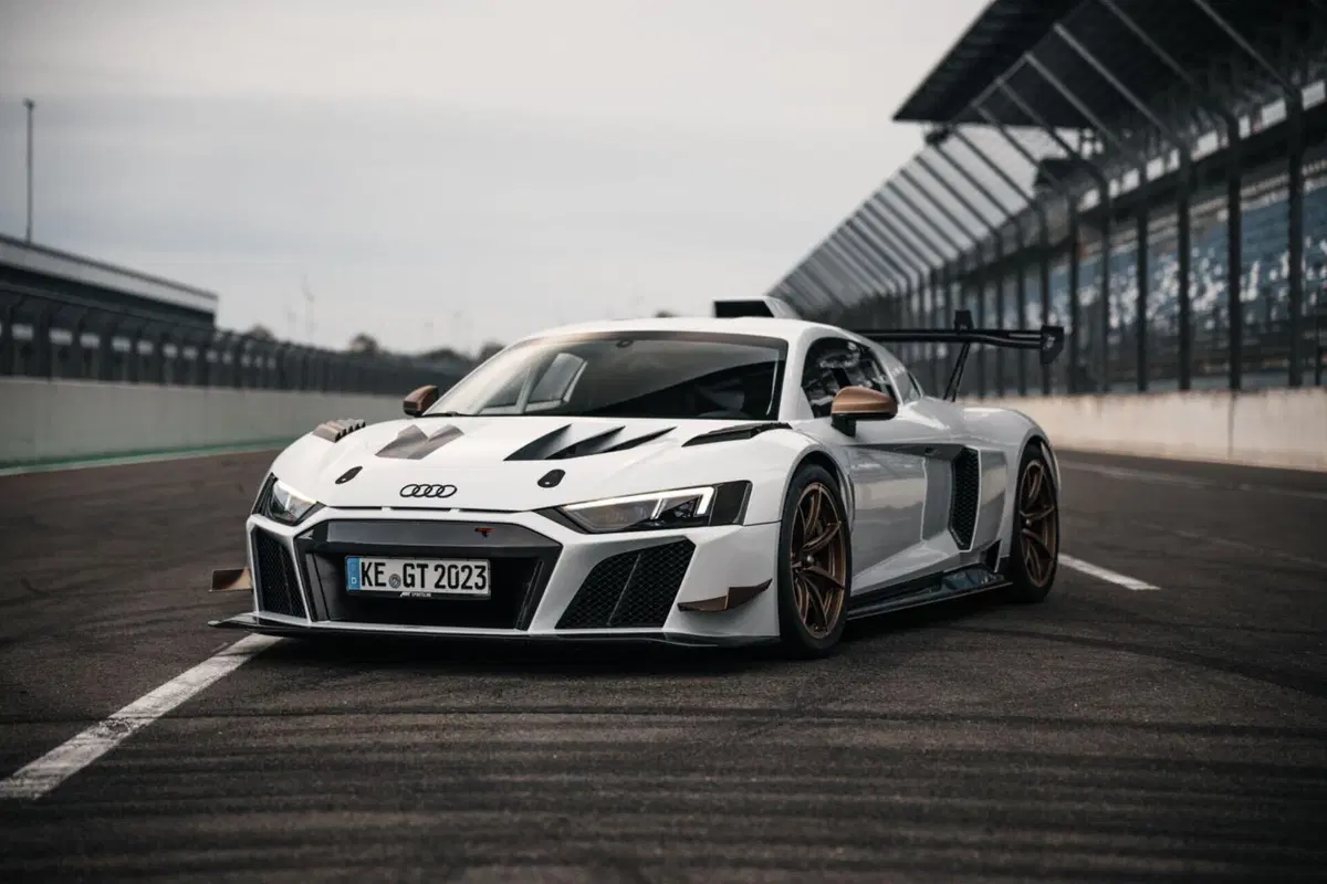 ABT XGT: la supercar stradale da 640 CV e 1.400 kg  (5)