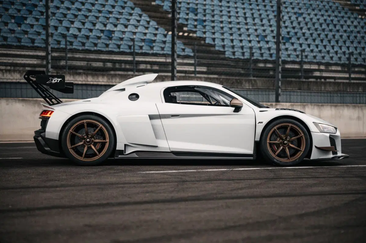 ABT XGT: la supercar stradale da 640 CV e 1.400 kg  (6)