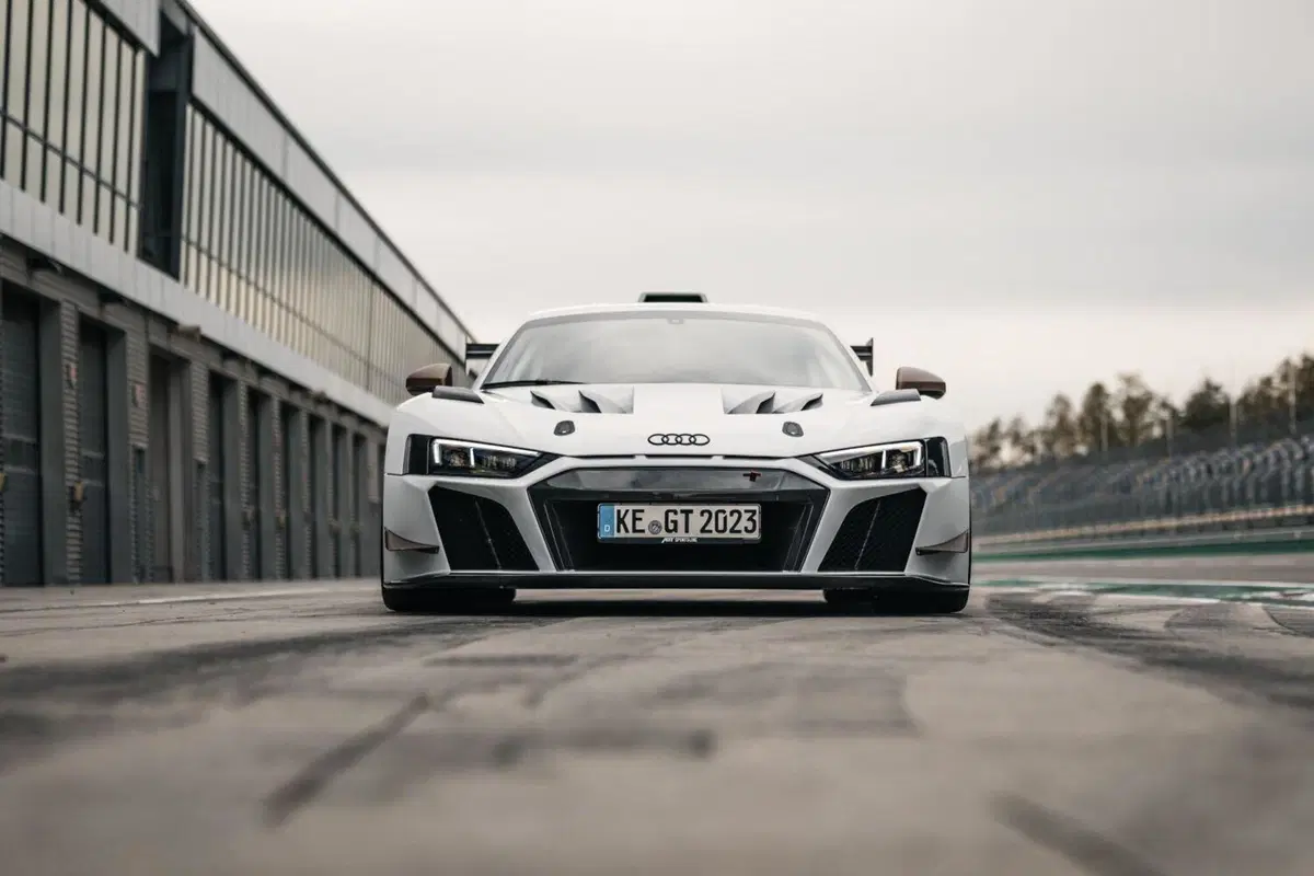 ABT XGT: la supercar stradale da 640 CV e 1.400 kg  (10)