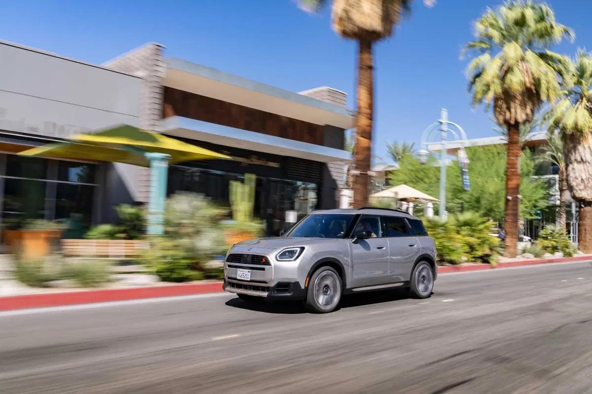 MINI Countryman S ALL4: Versatilità, Performances e Tecnologia al Top (13)