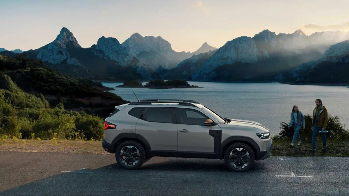 Dacia Duster 2024, evoluta è dir poco. GPL, ibrida e anche 4x4... da 19.900 Euro [VIDEO] (7)