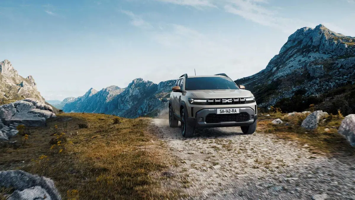 Dacia Duster 2024, evoluta è dir poco. GPL, ibrida e anche 4x4... da 19.900 Euro [VIDEO] (10)