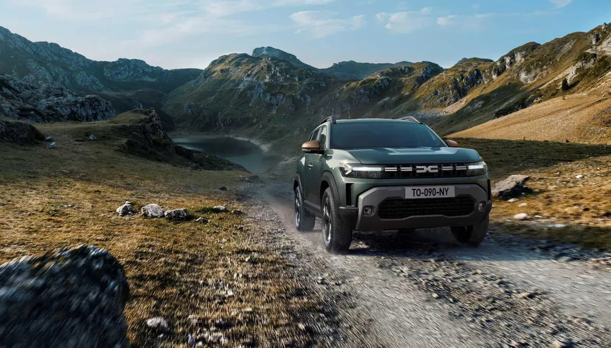 Dacia Duster 2024, evoluta è dir poco. GPL, ibrida e anche 4x4... da 19.900 Euro [VIDEO] (11)
