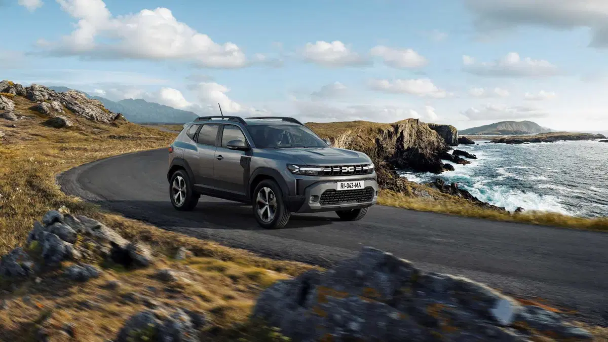 Dacia Duster 2024, evoluta è dir poco. GPL, ibrida e anche 4x4... da 19.900 Euro [VIDEO] (12)