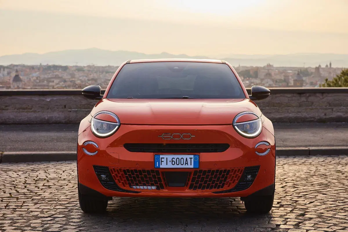 Nuova Fiat 600: motorizzazioni, allestimenti, optional e prezzi. Guida all’acquisto (5)