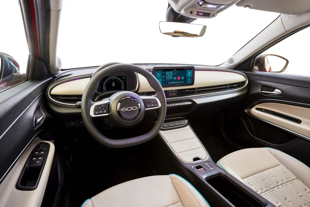 Nuova Fiat 600: motorizzazioni, allestimenti, optional e prezzi. Guida all’acquisto (6)