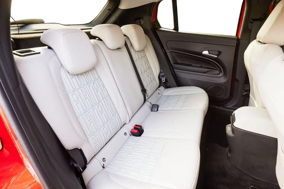 Nuova Fiat 600: motorizzazioni, allestimenti, optional e prezzi. Guida all’acquisto (10)