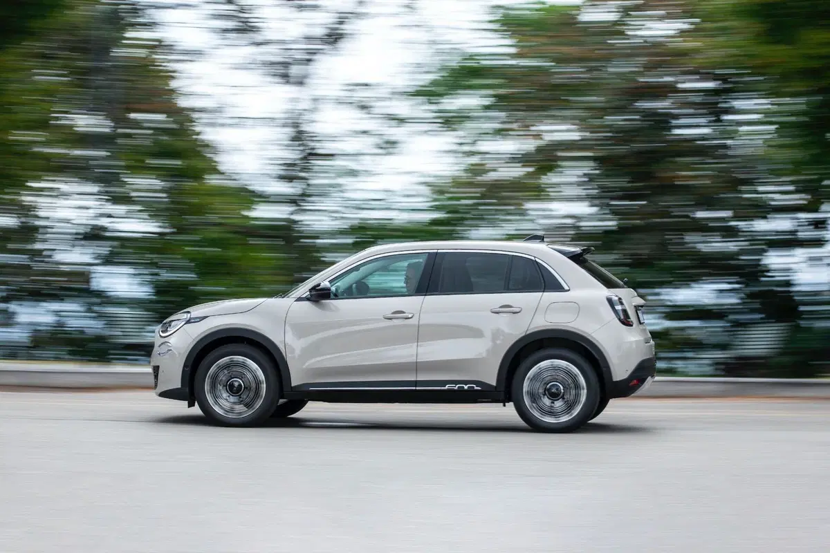 Nuova Fiat 600: motorizzazioni, allestimenti, optional e prezzi. Guida all’acquisto (25)