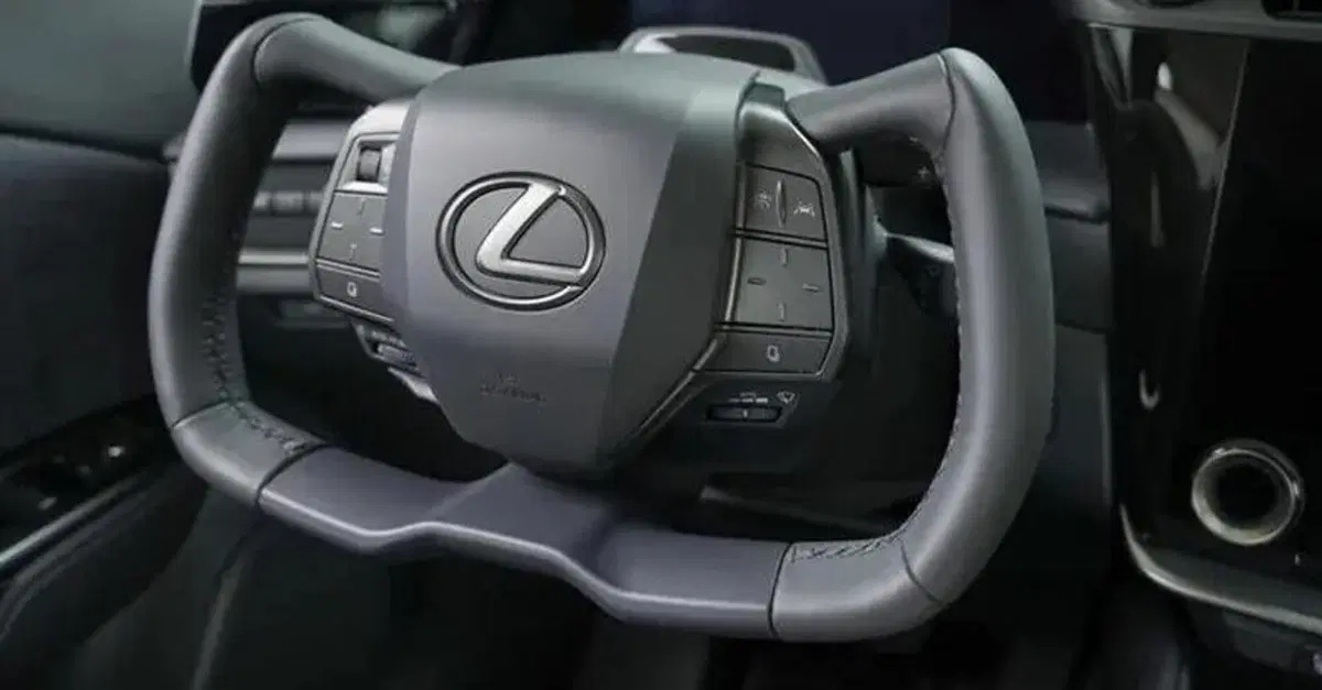 Lexus RZ: arriva lo sterzo "by wire" di nuova generazione anche in Europa