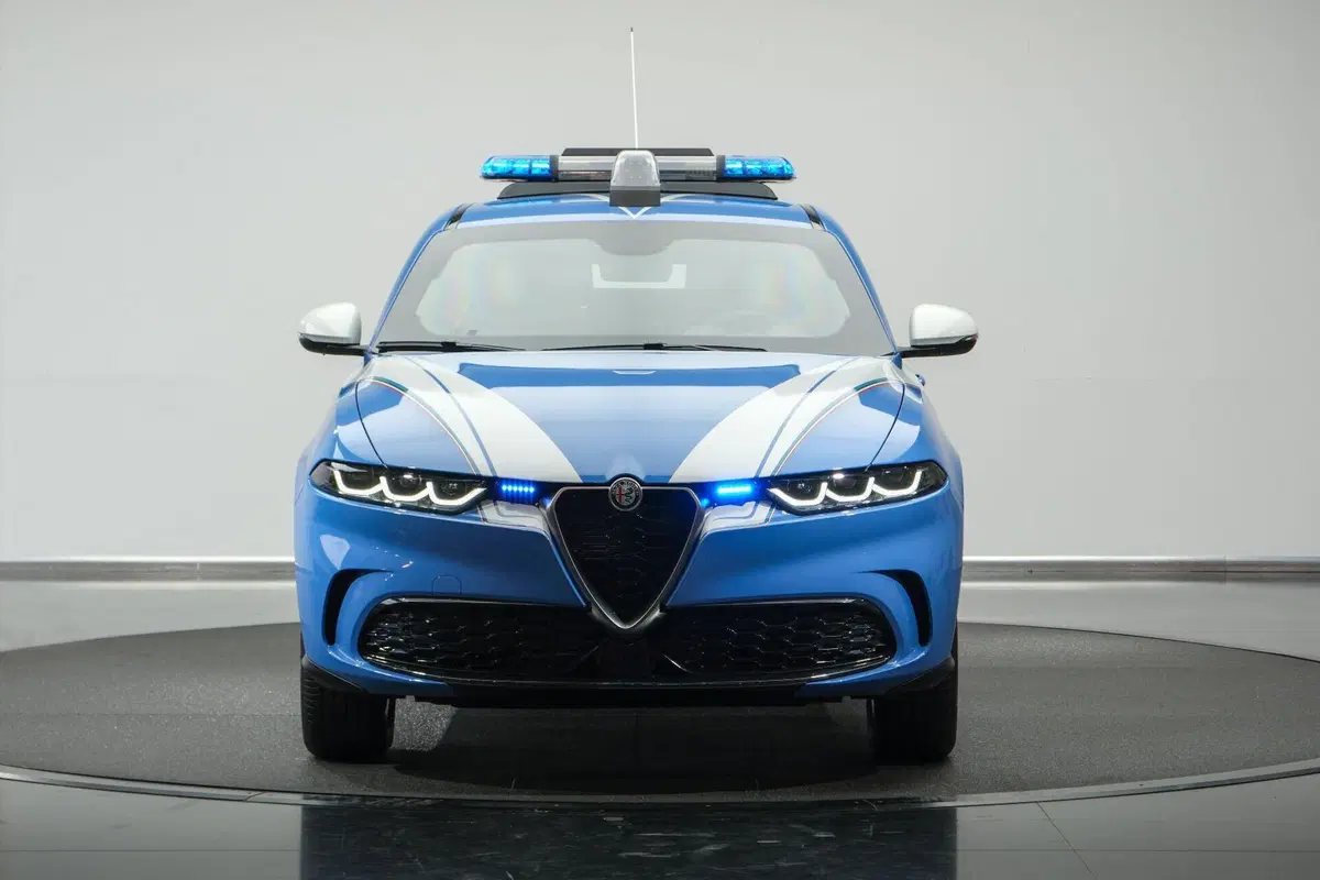Alfa Romeo Tonale fa tris: Carabinieri, Fiamme Gialle, e Polizia (3)