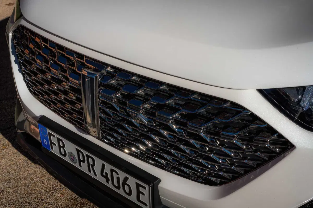 GWM (Great Wall): la WEY 03 2024 è una plug-in da 136 km e costa 45.000 euro [VIDEO] (3)