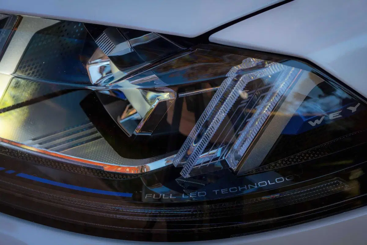 GWM (Great Wall): la WEY 03 2024 è una plug-in da 136 km e costa 45.000 euro [VIDEO] (7)